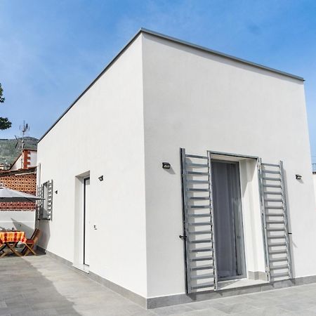 Nika Nika Holiday House カリーニ エクステリア 写真